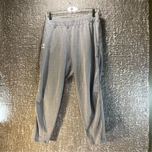 Under Armour Women Capri Track Pant Loose Fit Elastic Waist Gray Size M